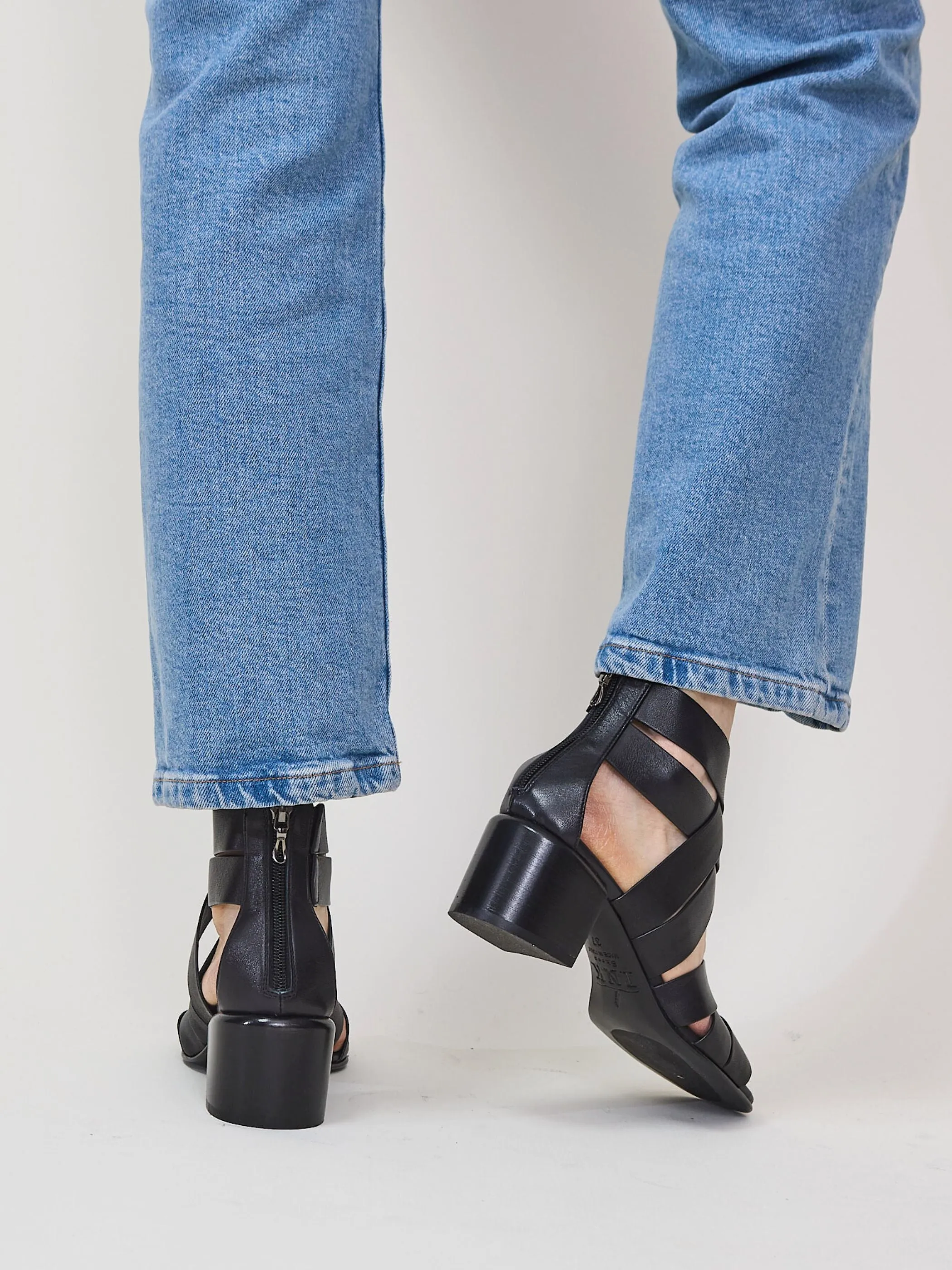 1232 Sandal, Nero Monza