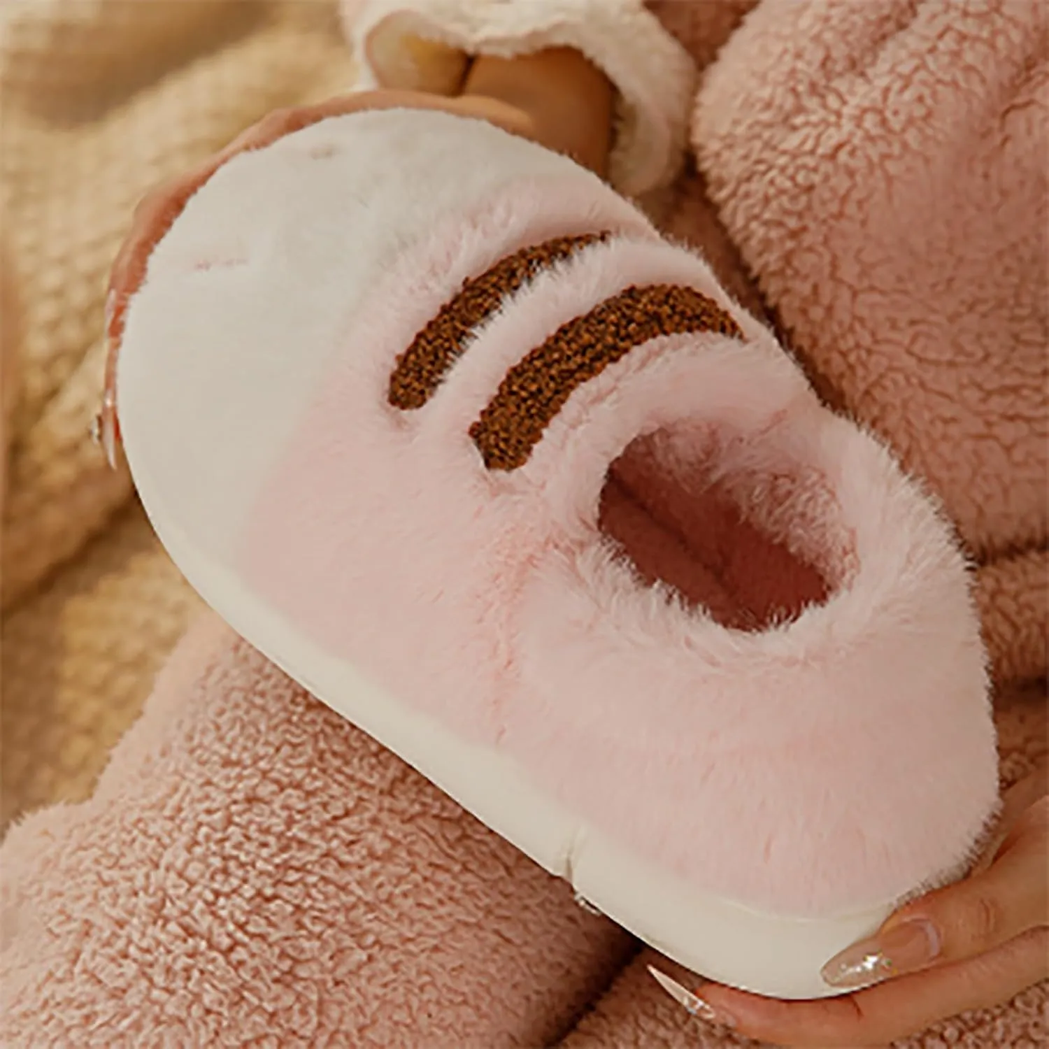 Cat Paw Slippers, 3D Cat Paw Cartoon Slipper for Women Warm Fluffy Furry Winter House Cat Paw Slides for Indoor Outdoor