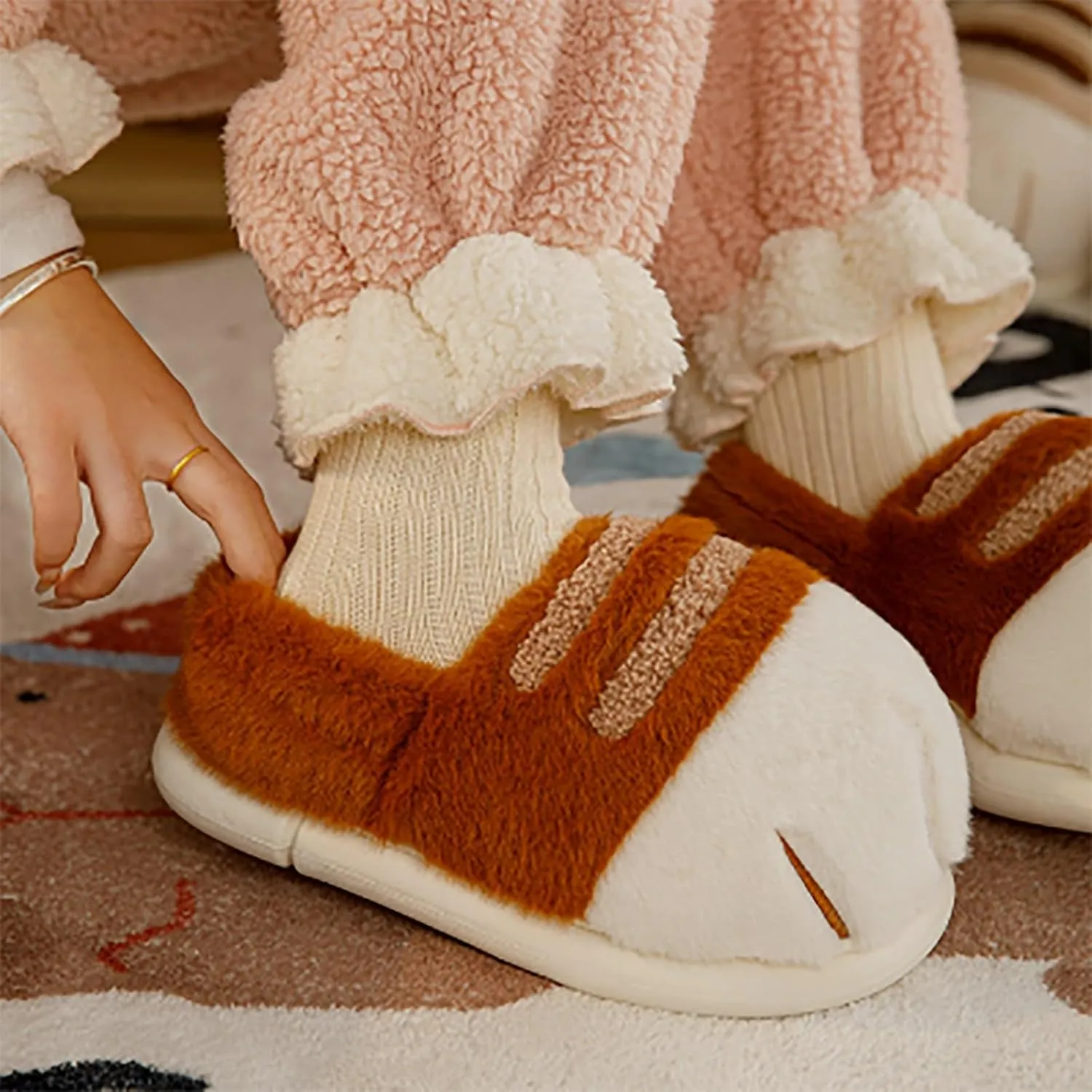 Cat Paw Slippers for Women Cute Funny 3D Cat Paw Cartoon Closed Back Slipper Fluffy Warm Furry Bedroom House Shoes