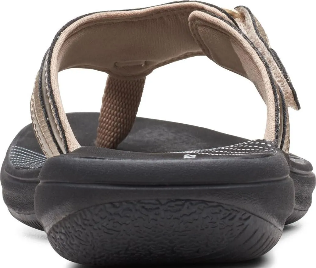 Clarks Womens Breeze Sea Flip-Flop Sandals - Comfortable Flip Flop with Adjustable Hook and Arch Support - Casual Summer Wearing Cloudsteppers for Everyday