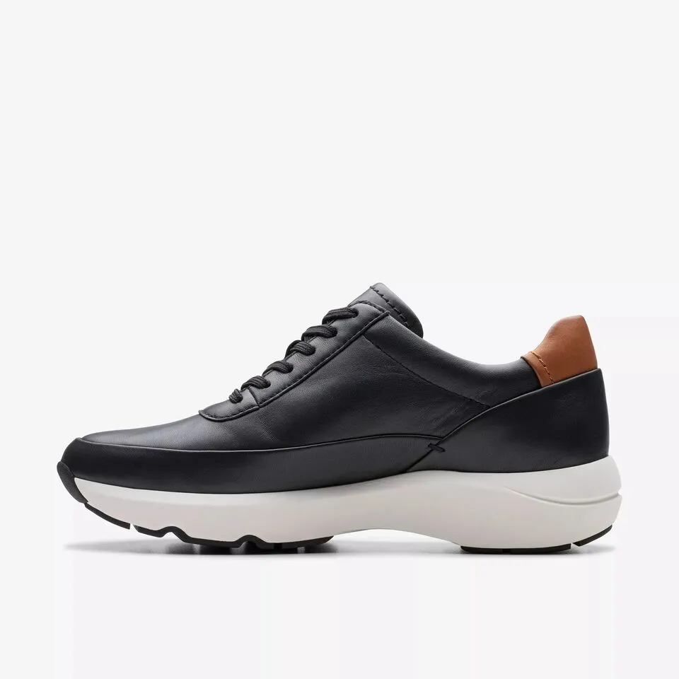 Clarks Women's Tivoli Zip Black Leather
