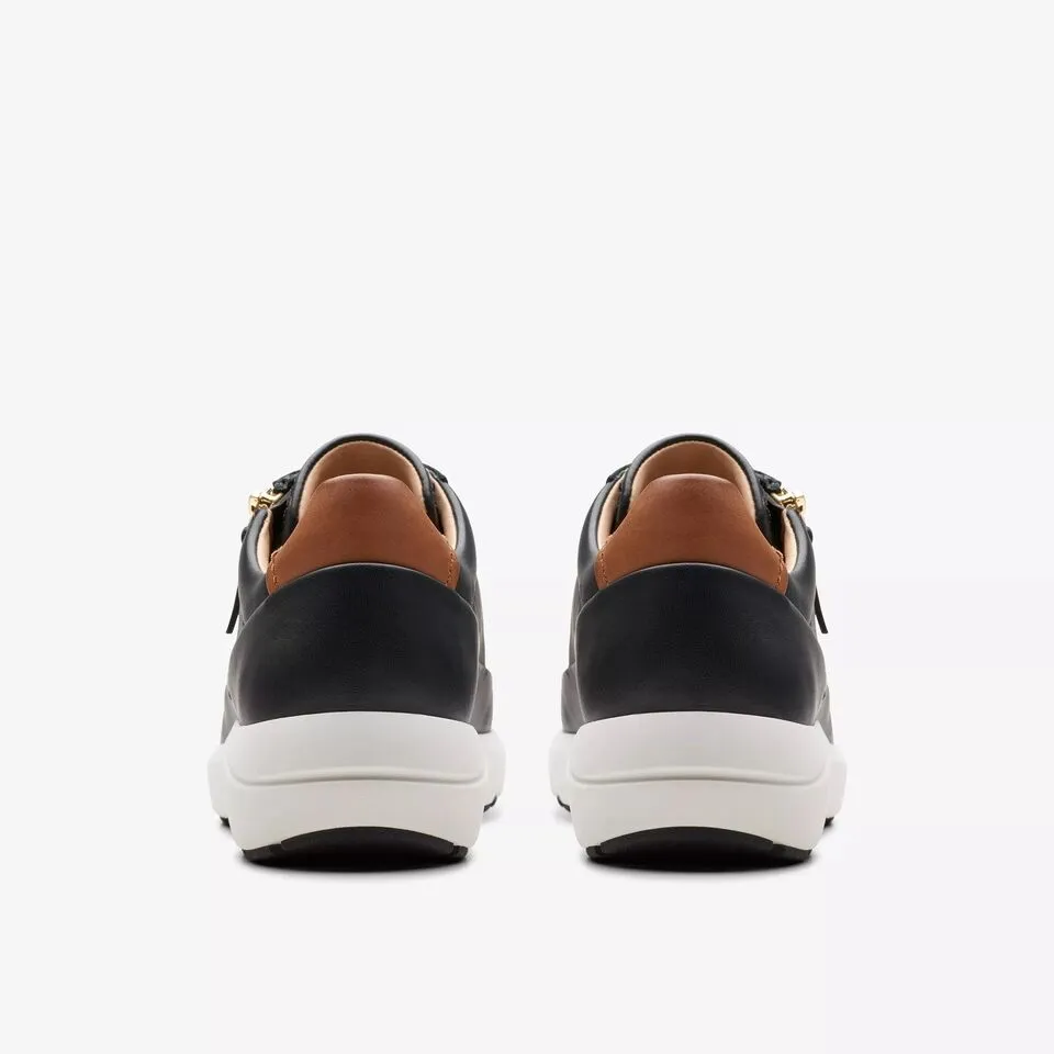 Clarks Women's Tivoli Zip Black Leather