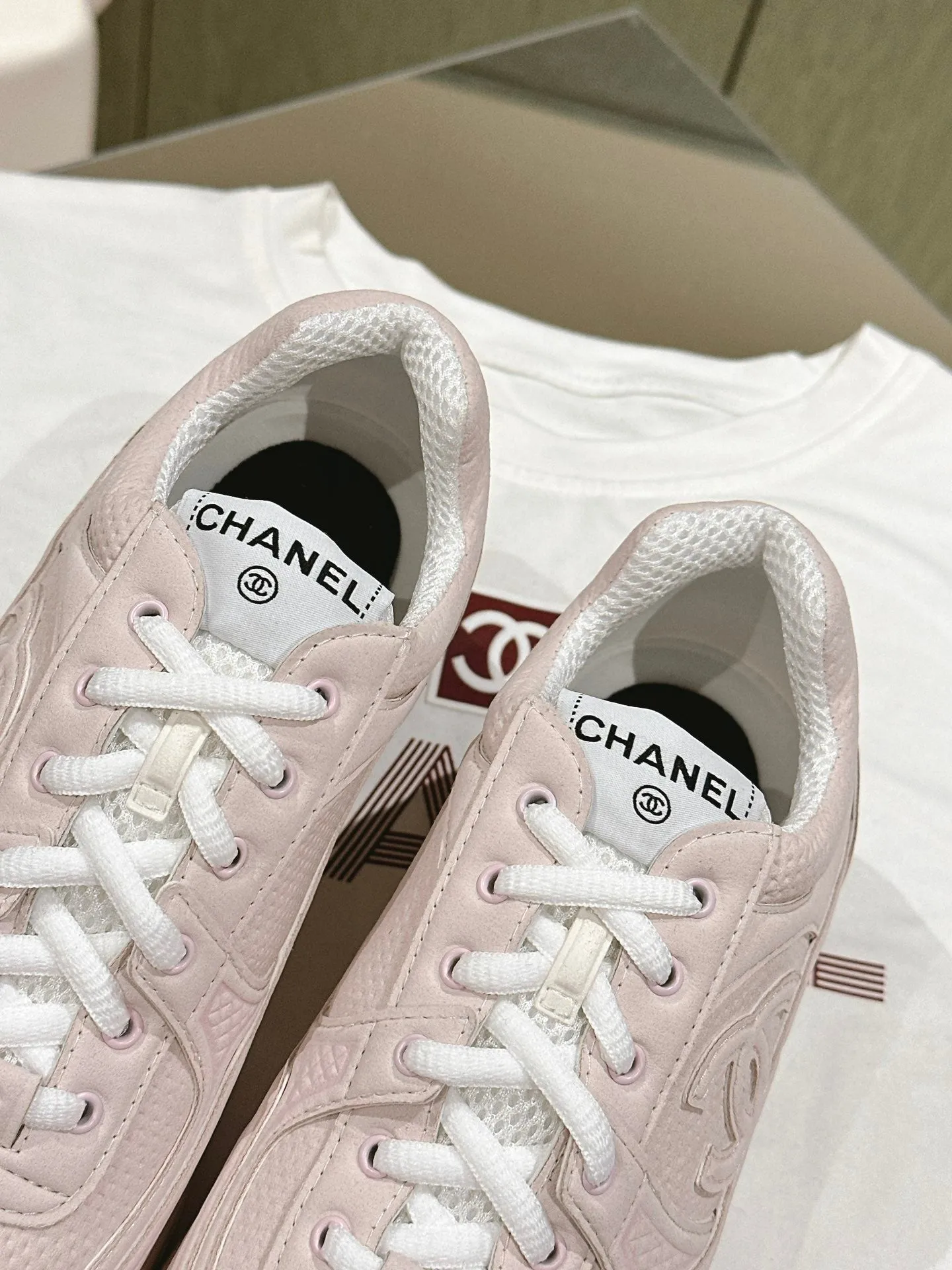 Flexible customer care Monumental discount light trainer pink CHANEL fabric