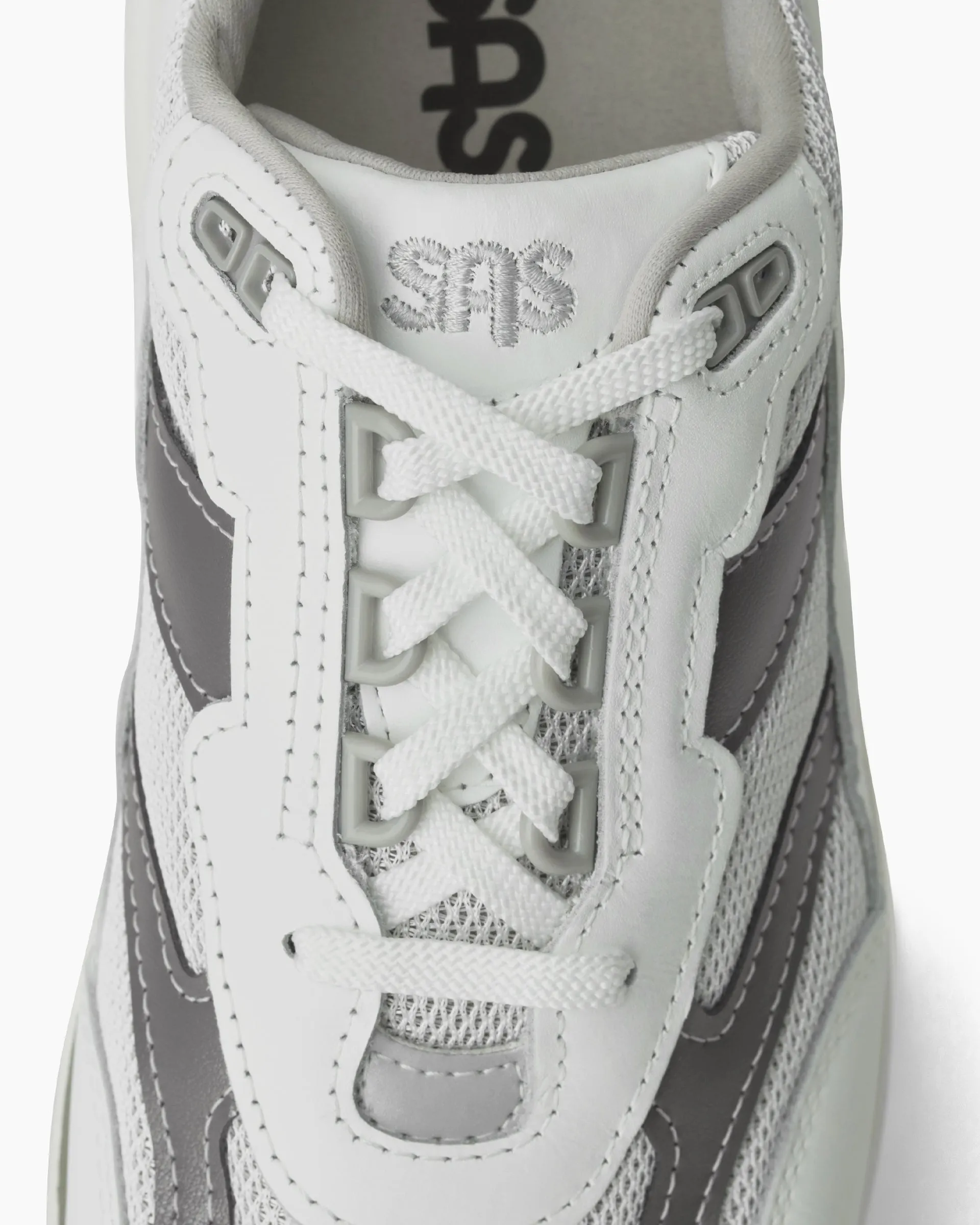 Journey Mesh Lace Up Sneaker White / Gray