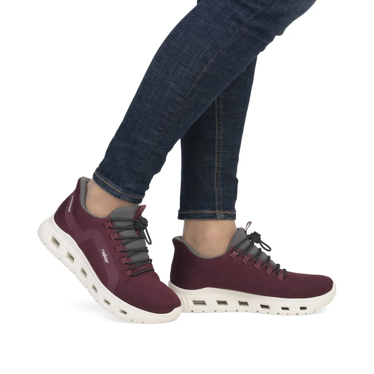M6066 Ready to Go Sneaker
