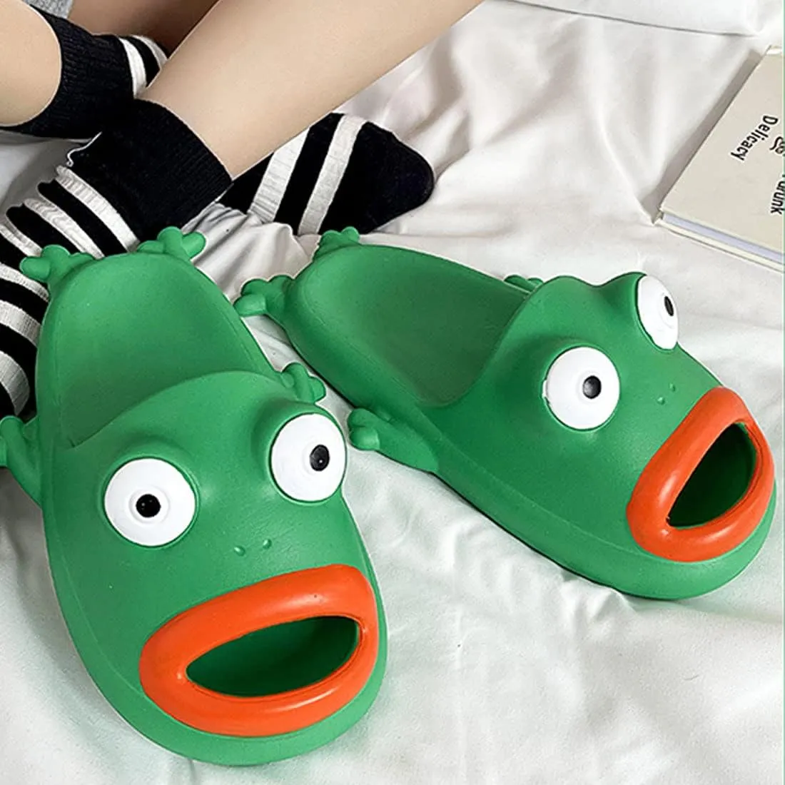 MEADOO Frog Slippers,Frog Flip Flops, Thickness Bath Slipper, Funny Couple Frog Slides, Bass Sandals, Beach & Shower Shoes