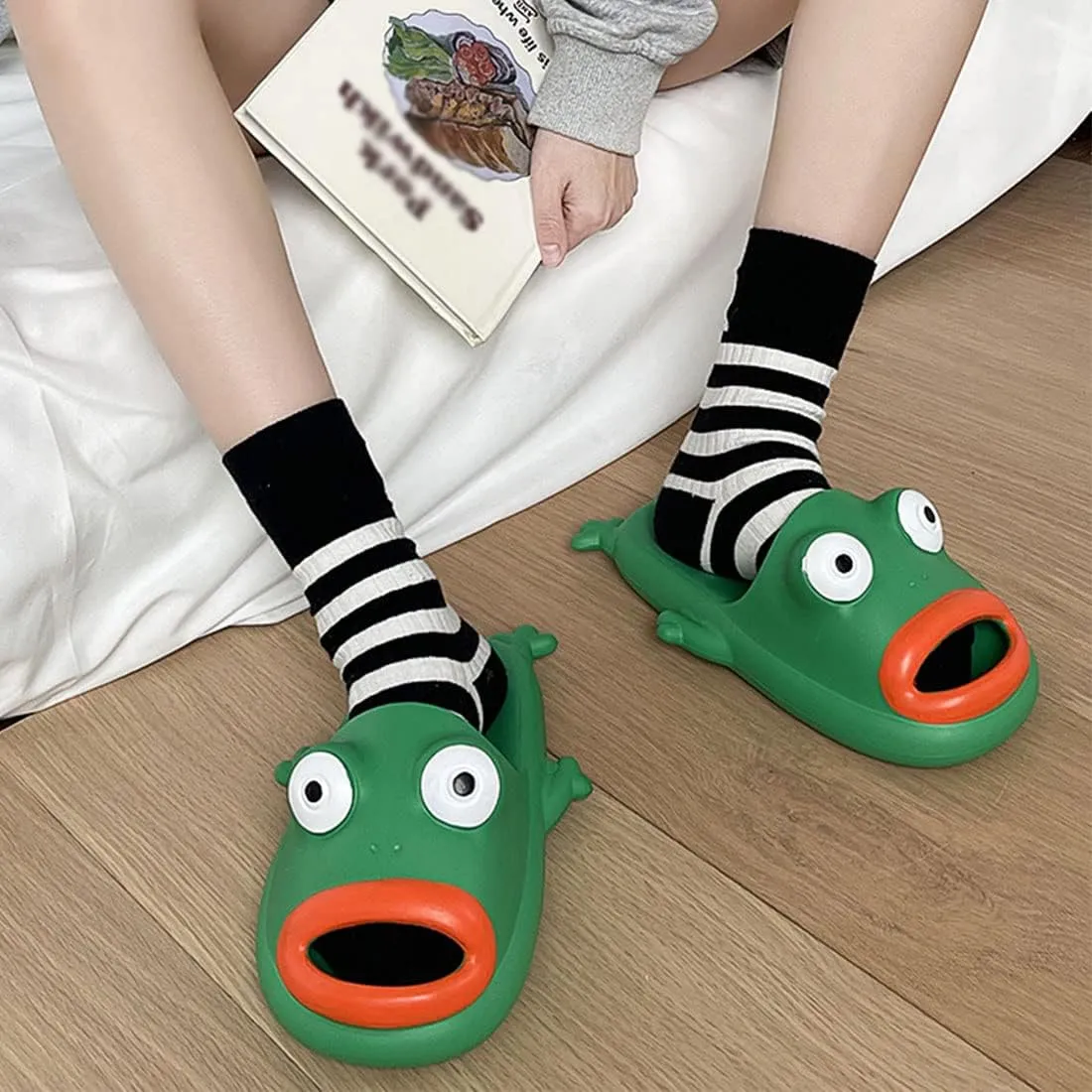 MEADOO Frog Slippers,Frog Flip Flops, Thickness Bath Slipper, Funny Couple Frog Slides, Bass Sandals, Beach & Shower Shoes