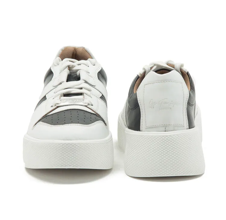 oval-white-&-black