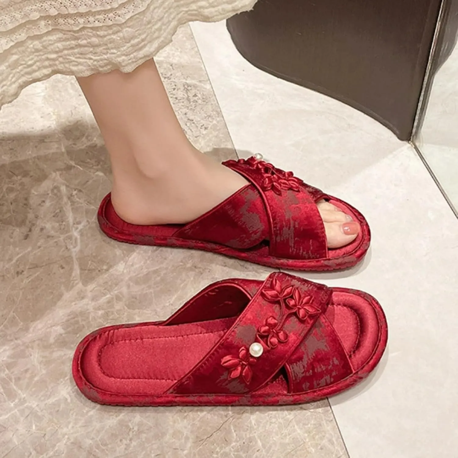 Satin Cross-Strap Slippers for Women Retro Flip-Flops Flower Decor Satin Upper Soft TPR Anti-Slip Soles Indoor Outdoor Slippers