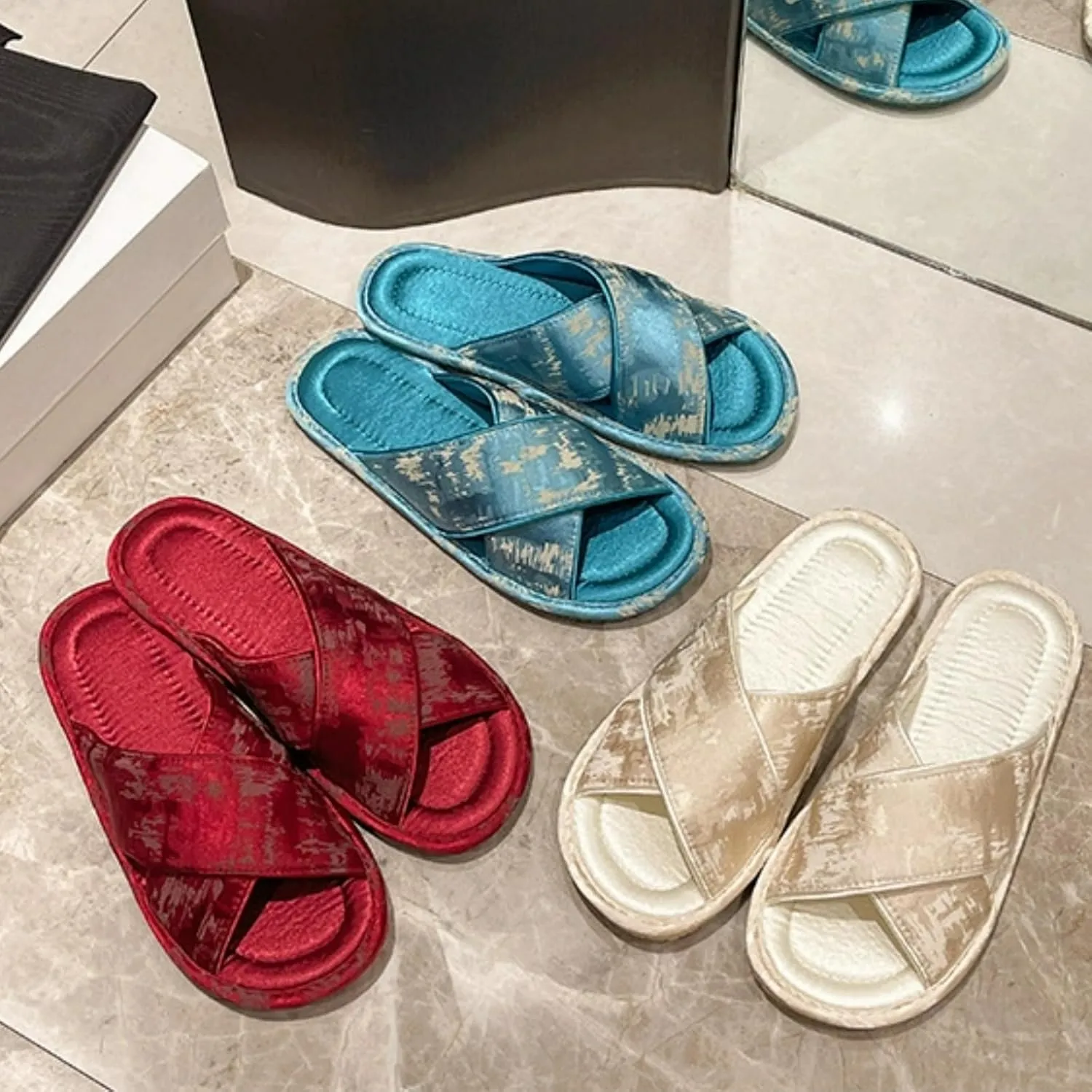 Satin Cross-Strap Slippers for Women Retro Flip-Flops Flower Decor Satin Upper Soft TPR Anti-Slip Soles Indoor Outdoor Slippers