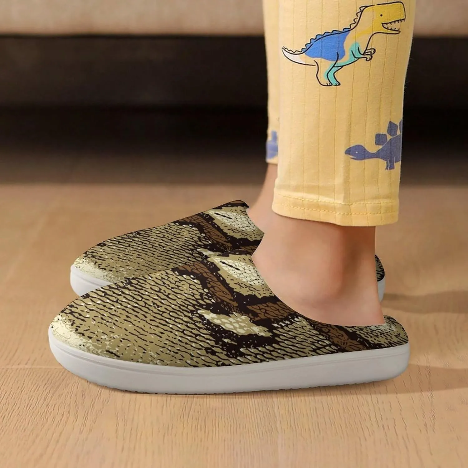 Snake Skin Stripe Pattern Cute Slippers For Girls Boys Anti Slip House Slipper Warm Shoes For Indoor Outdoor