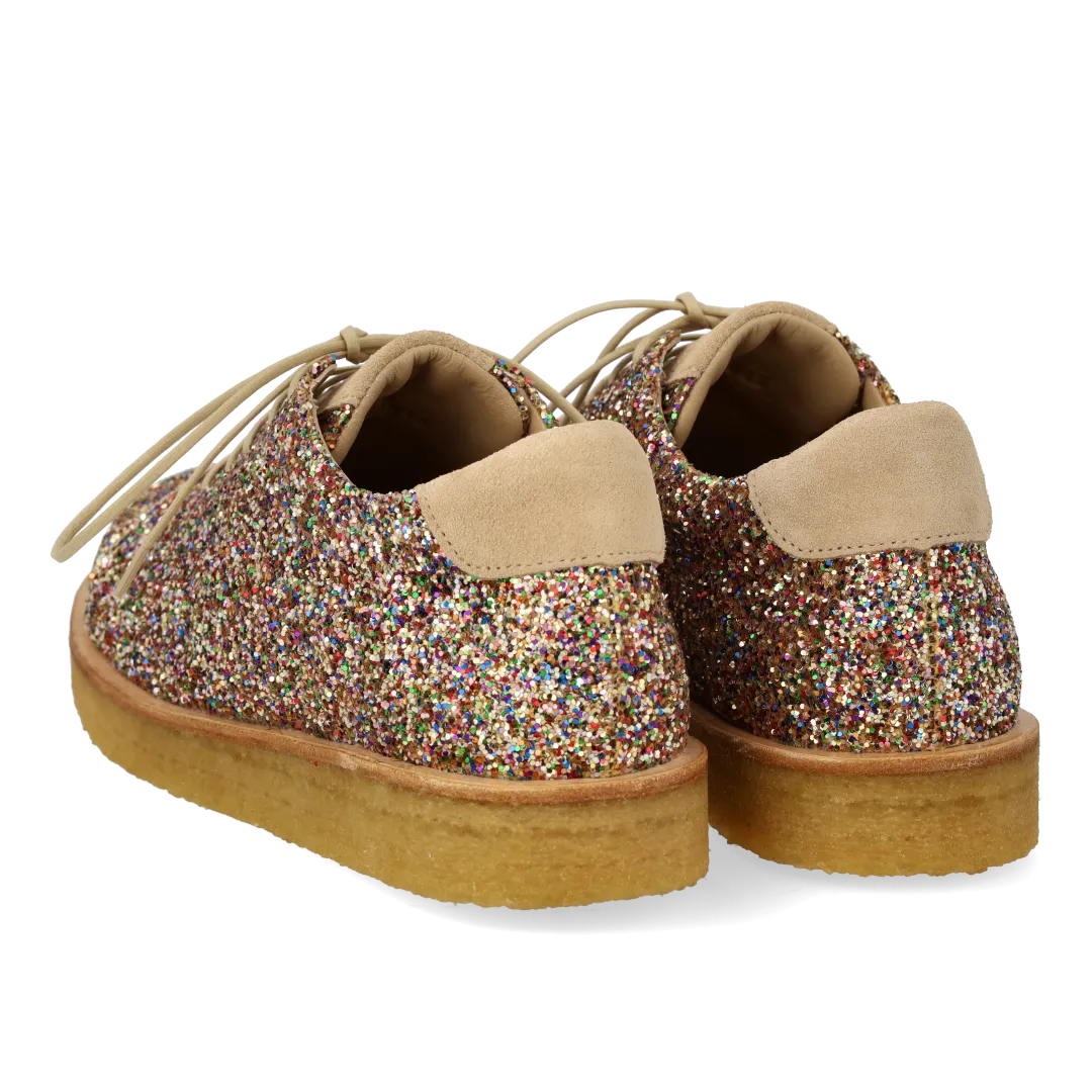 Sneaker mit Glitzer und Plateausohle