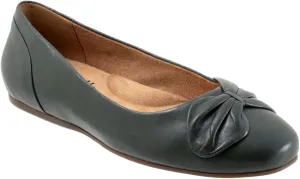 SoftWalk Women's Sofia Loafer Flat