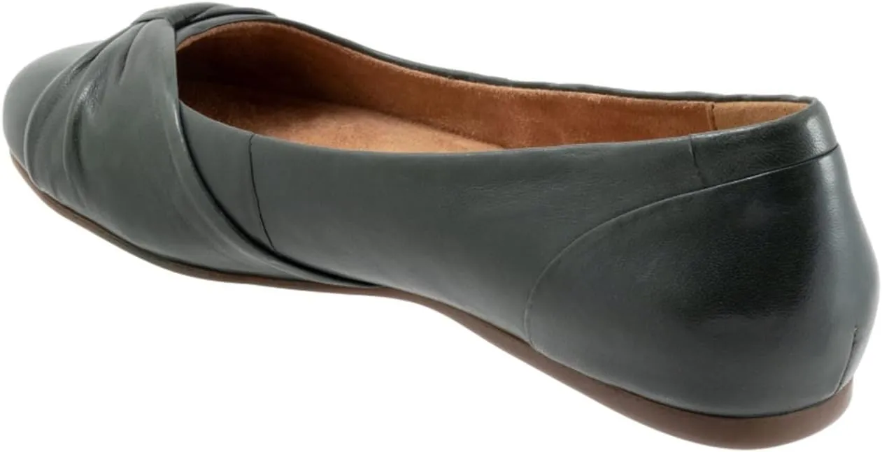 SoftWalk Women's Sofia Loafer Flat