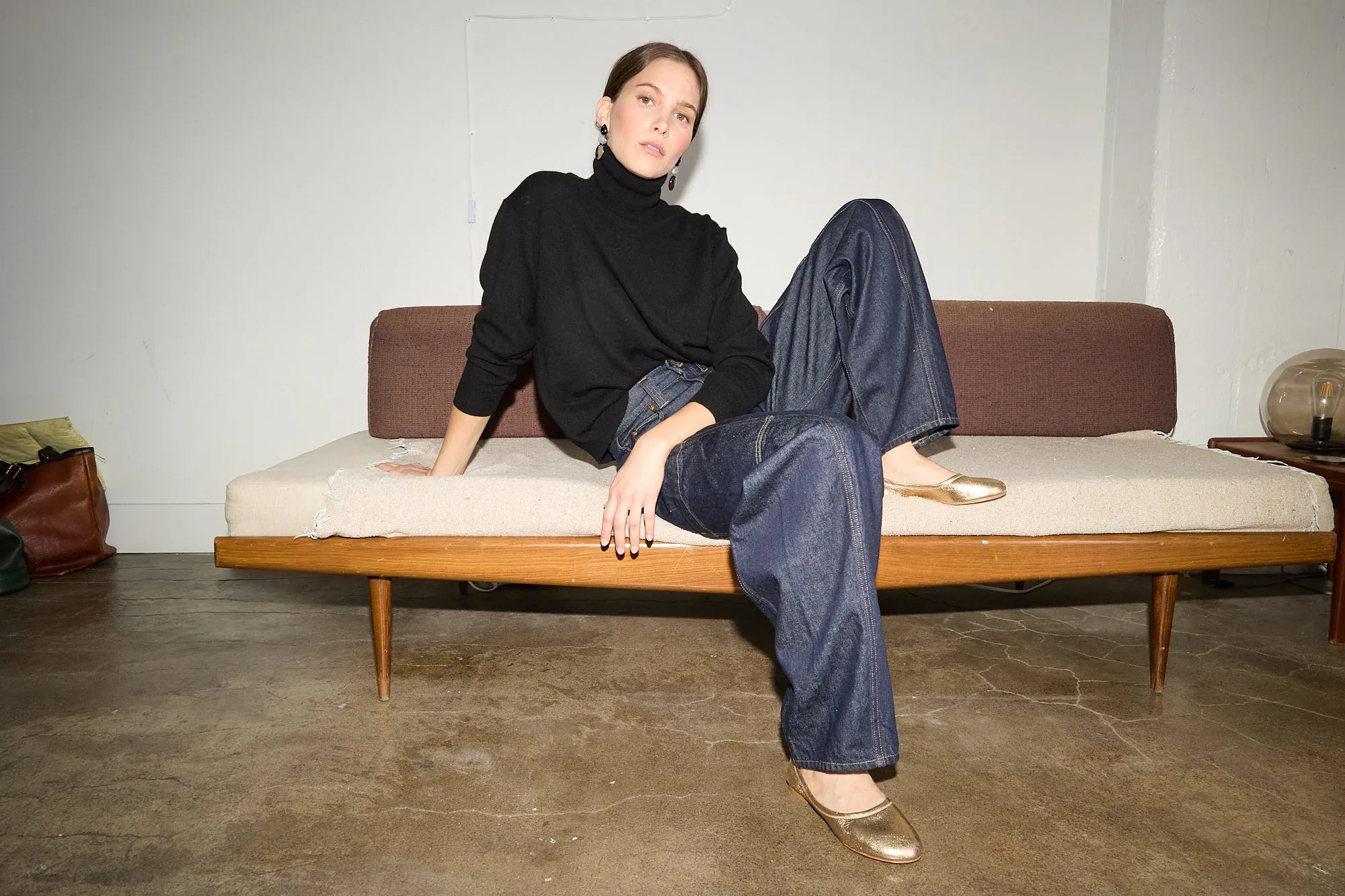 The Minimalist Slipper in Warm Gold