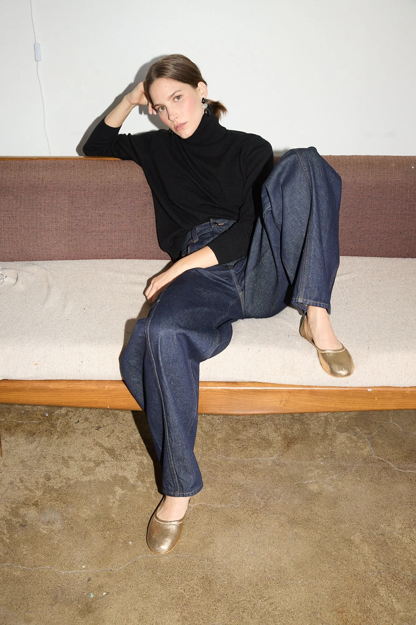 The Minimalist Slipper in Warm Gold