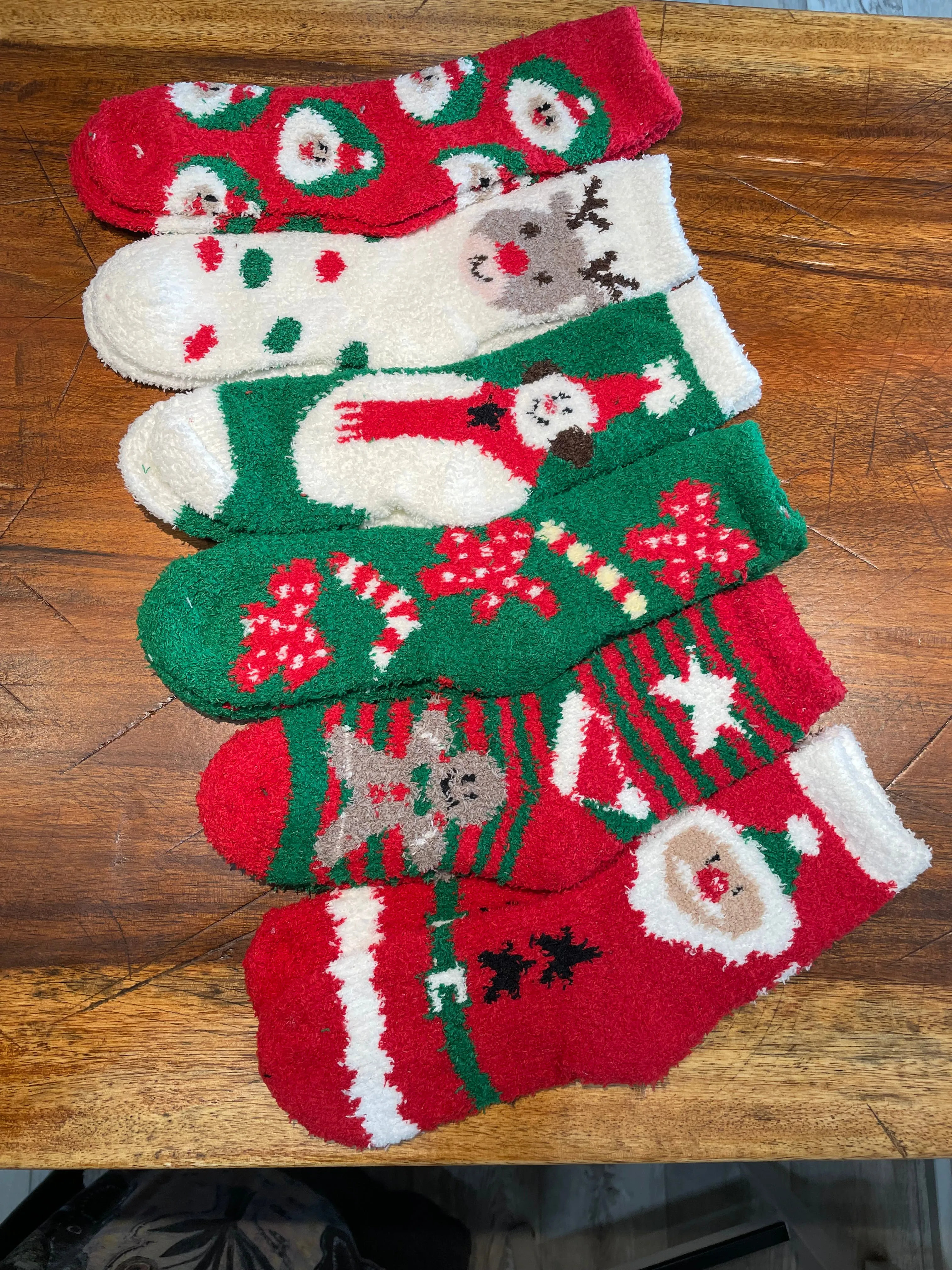 Ultra Soft Chenille Socks in Ho Ho Snowman