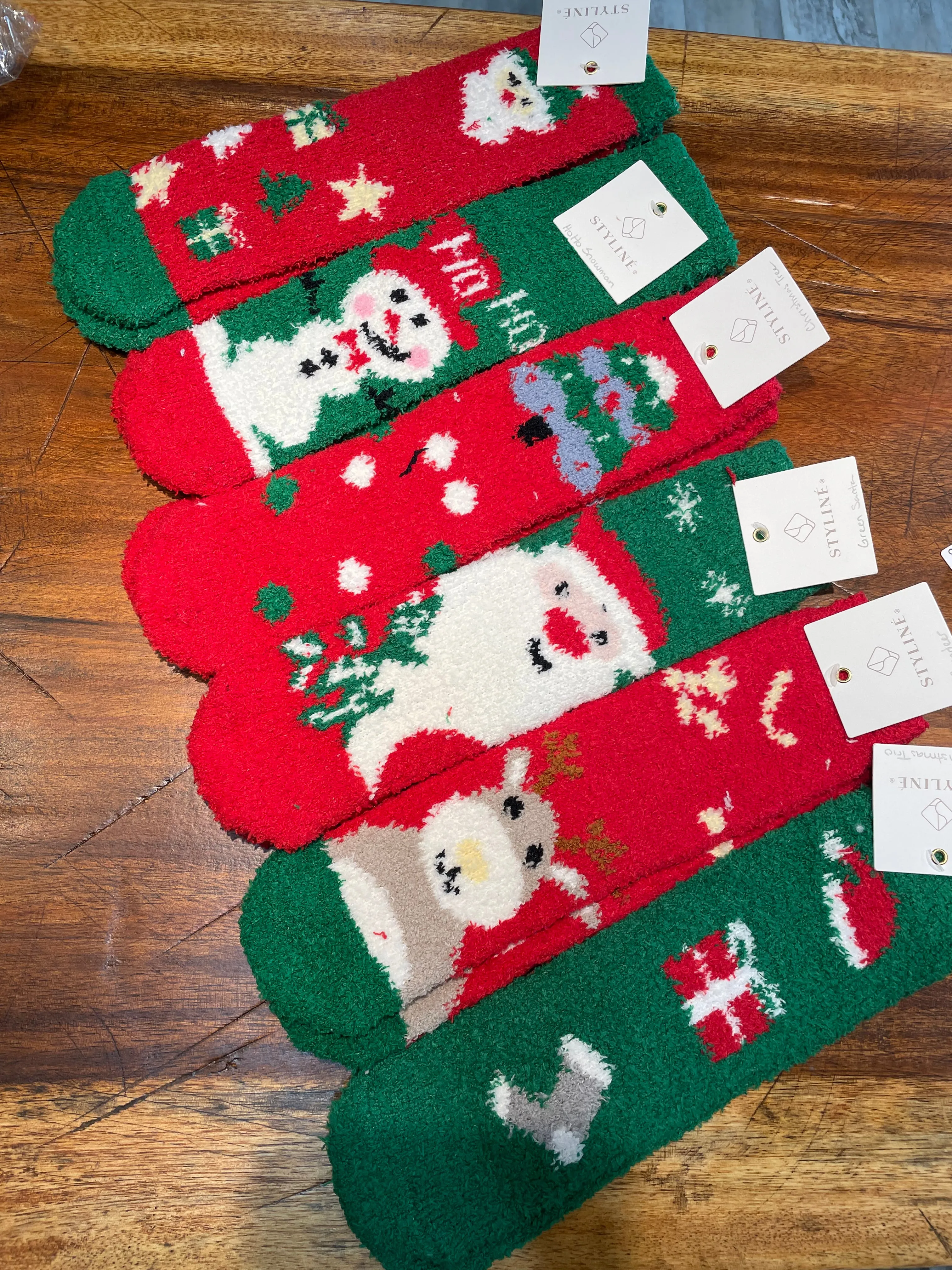 Ultra Soft Chenille Socks in Ho Ho Snowman